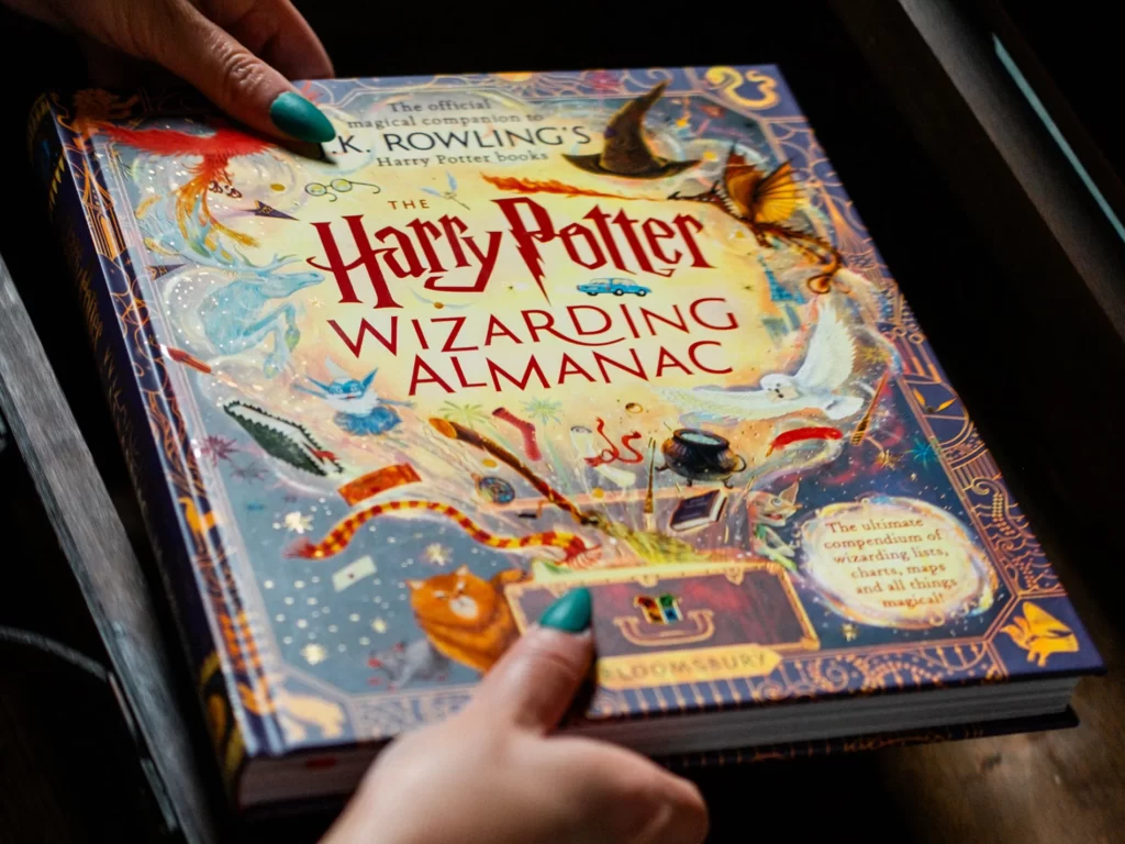 کتاب The Harry Potter Wizarding Almanac سالنمای جادوگری هری پاتر